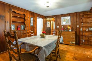 Stratford Family Home Near Forest and Historic Sites - 3