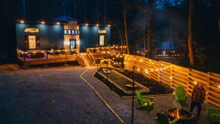 NEW KY Derby Silo w Yard Games and Hot Tub and 3 Kings - 5