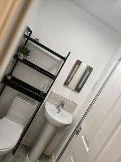 Stylish 2-Bed in Birmingham City Centre - 6
