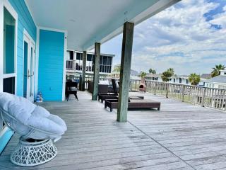 Dockside Dream Home for 10 - 8