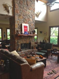 Beautiful Hill Country Hideaway - 3