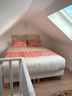 Cozy urban cocoon with mezzanine Fives metro - 2