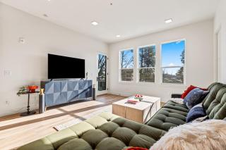 Emerald City in Downtown Eagle - 3