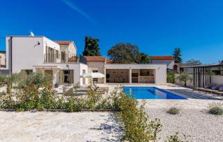 Awesome Home In Kanfanar - 1