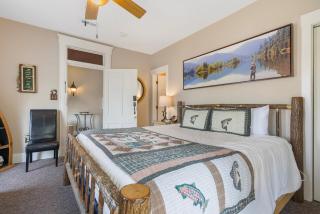 Dreams2Reality | Historic Branson Hotel - Fisherman's Cove Room - Downtown - 9