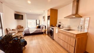 EFYRA Style & Stillness in the City - 9