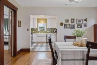 2 bed1 bath, historic beauty, walk downtown - 2