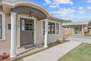 2 bed, 2 bath, historic beauty, walk downtown - 7