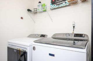 5BR/3BA Stylish Modern Home in Decatur - 4