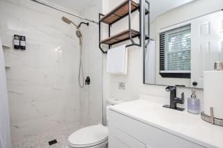 5BR/3BA Stylish Modern Home in Decatur - 1