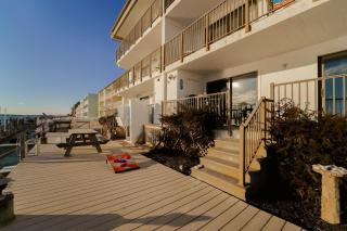 Bayfront Bliss Your Waterfront Getaway - 4