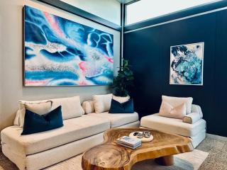 Cozy 2 Bedroom Home in Essendon Cafes, Tram & Shops Nearby - 0