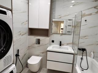 Large Modern 2BR Flat Walk or Drive to City Center - 9