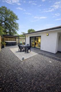 Mini VILLA Coup de Coeur avec Jacuzzi et Sauna Clim Jardin clos et parking sur place - 4