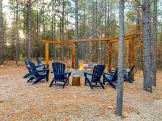 Luxury Broken Bow Cabin - Private Pool, Pickleball , Sauna & Mini Golf - Sleeps 16 - 3