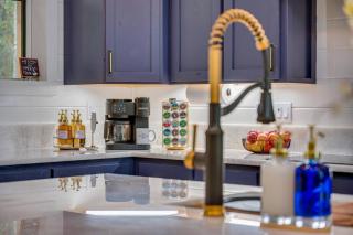 Luxury Broken Bow Cabin - Private Pool, Pickleball , Sauna & Mini Golf - Sleeps 16 - 1