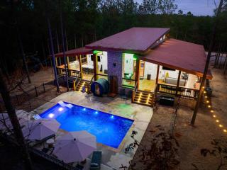 Luxury Broken Bow Cabin - Private Pool, Pickleball , Sauna & Mini Golf - Sleeps 16 - 1