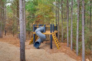 Luxury Broken Bow Cabin - Private Pool, Pickleball , Sauna & Mini Golf - Sleeps 16 - Broken Bow - 2