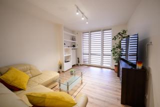 Birdhouse Apartments - 9