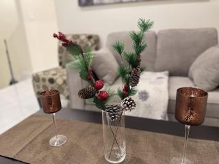 Walk to Caesars • Hot Tub • Sleep 9 • Free Parking - 1