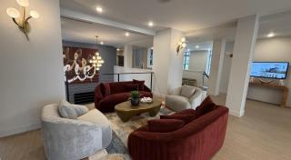 Landing Modern 1BD Gym Courtyard - 2