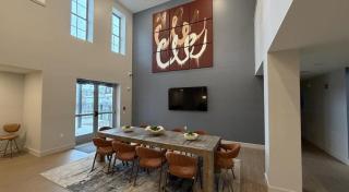 Landing Modern 1BD Gym Courtyard - 1