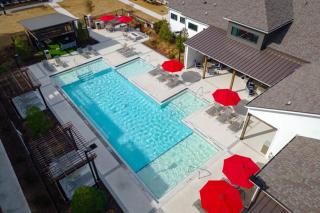 Landing Chic 2BD Gym Game Room - 3