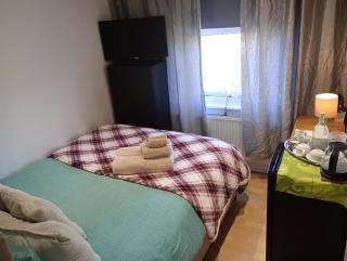 Double Bed Room in London # - 5