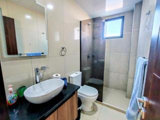 2-bedroom apartment & Free parking - 3