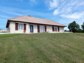 Family Getaway near the French Vineyards - 4