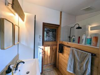 Millers Lake Cottage and SAUNA - 6