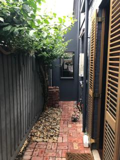 Prahran Terrace-Home2Home Executive Accommodation - 14 night minimum - 9