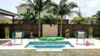 4BR Vacation Home with Spa, Pool, Outdoor BBQ&Patio - 8