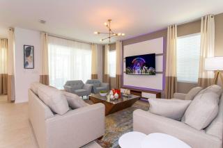 Wonderful 6 Bd Home w/ Game Room and Pool 8991 - 1