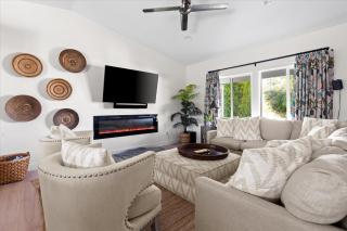 Hilde Homes Relaxing Villa Heated Pool & Hot Tub - 1