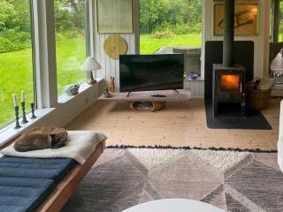 Art-Filled Cottage By Heath And Bathing Beach - 7