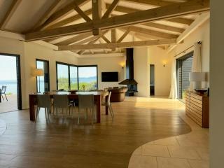 Villa On One Hectare Facing The Gulf Of Ajaccio - 4