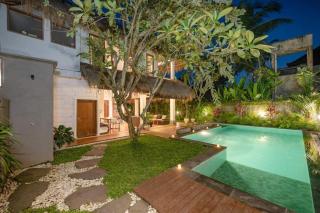 Ubud 4BR Villa with Private Pool and Walkable Cafés - 9