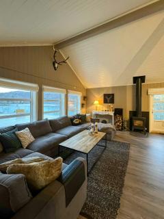 Spacious Cabin With Lake Views In Åvesdalen - 9