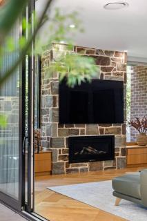 Eden Haus - Poolside Serenity near CBD & Bushland - 3