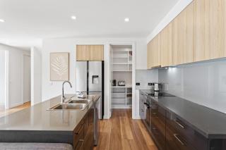 Stylish Townhouse Opposite Golfcourse - 6