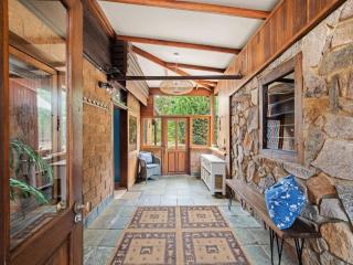 Kookaburra Retreat - Dog Friendly - Forest View - 4