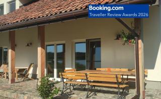 Jeziorosfera. Stodoła przy wodzie. - 0