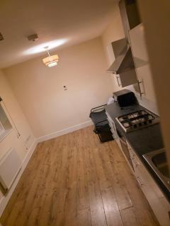 Stunning Apartment Luton Town Centre - 6