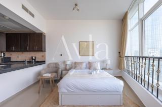 Cozy Studio with City Views Pool & Gym - 8