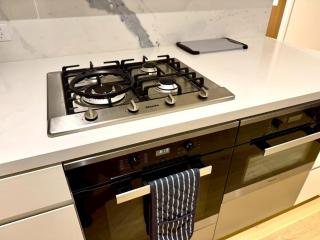 Modern City View Apartment Brisbane CBD - 5