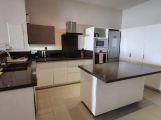 Esplanade Beachfront Residence - 4