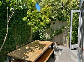Prahran Terrace-Home2Home Executive Accommodation - 14 night minimum - 6