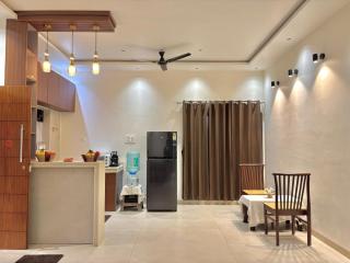 Lifeline Villas- Luxurious 5bhk With Huge Pool And Mountain View - 4