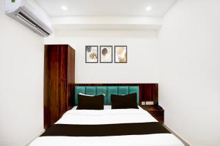 FabHotel Golden Sapphire - 1